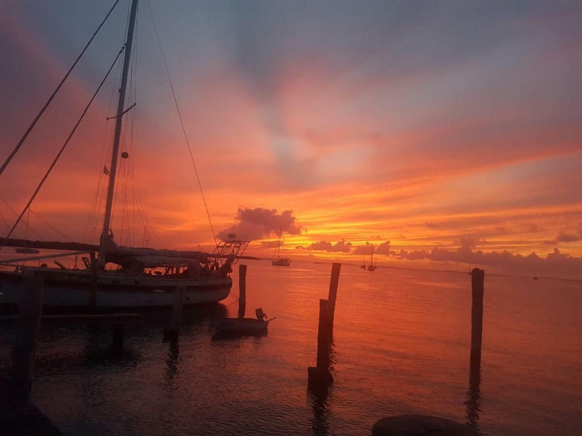 Marina Paraiso Isla Mujeres Hotel Luaran gambar